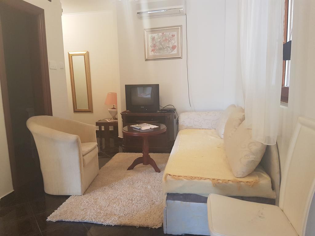 Apartments Grispolis Тиват Экстерьер фото